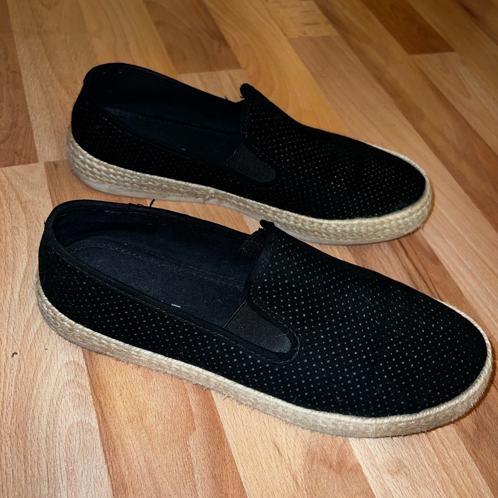 Black spring/summer/fall shoes for any occasion.